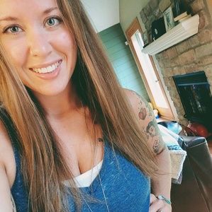 Meet your Posher, Candice